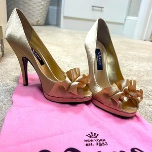 Brand new Gold heels